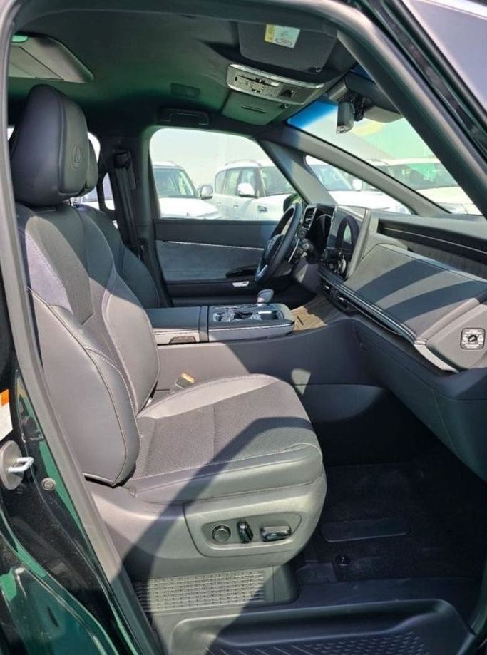 Новый Lexus LM 350h II, 2.5 л, 2024 в Дубае от Mohamed Hakim Motors Черный цвет. Европейская | AUTO.AE