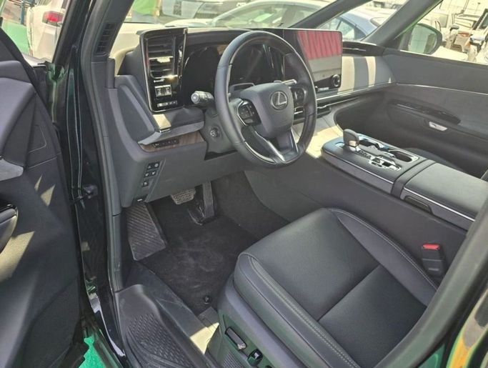 Новый Lexus LM 350h II, 2.5 л, 2024 в Дубае от Mohamed Hakim Motors Черный цвет. Европейская | AUTO.AE