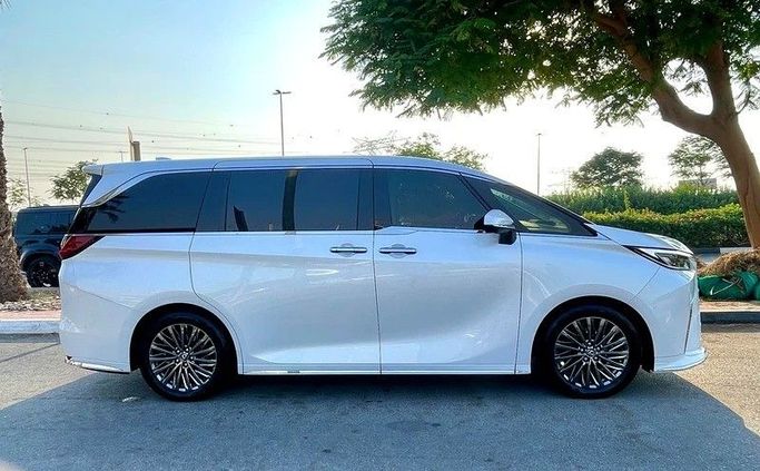 Used Lexus LM 350h II, 2.5 l, 2024 in Dubai by 66 Motors, White color. European Specs | AUTO.AE