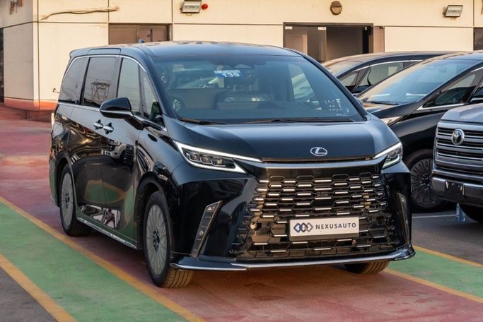 جديدة Lexus LM 350h ثانياً, 2.5 l, 2025 في في دبي من Nexus Auto FZE، اللون أسود. المواصفات الأوروبية | AUTO.AE