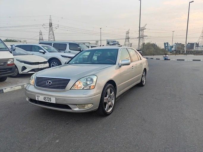 Подержанный Lexus LS 430 III Рестайлинг, 4.3 л, 2003 в Дубае от Irfan Motors Серебристый цвет. Американская | AUTO.AE