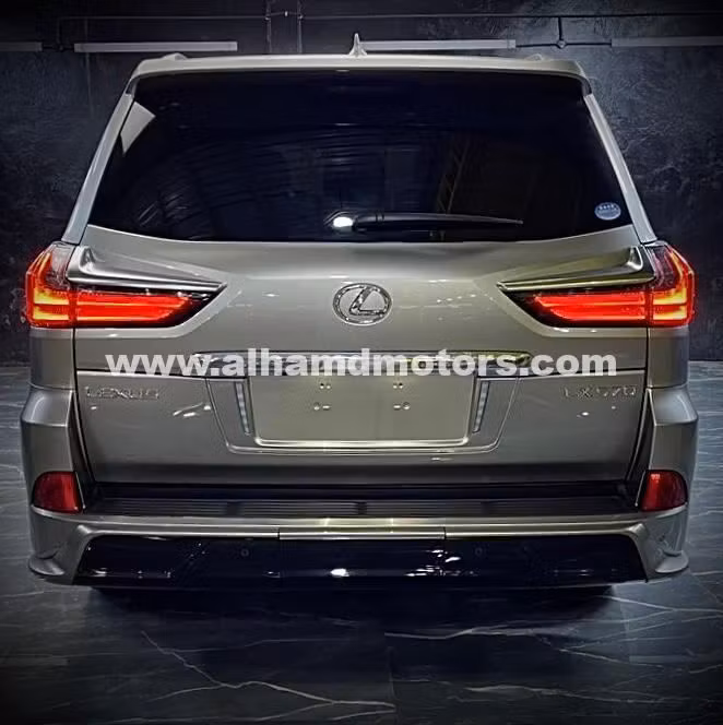 Used Lexus LX 570 III Facelift 2, 5.7 l, 2021 in Dubai by Alhamd Motors, Golden color. American Specs | AUTO.AE
