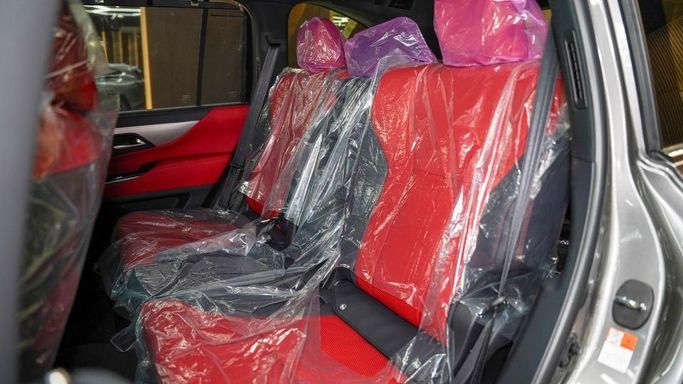 Новый Lexus LX 600 IV, 3.4 л, 2025 в Дубае от Najem Motors Серый цвет. GCC | AUTO.AE