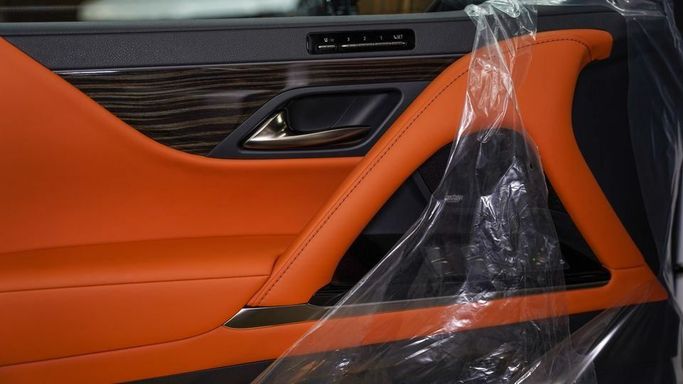 Новый Lexus LX 700h IV, 3.4 л, 2025 в Дубае от Najem Motors Белый цвет. GCC | AUTO.AE