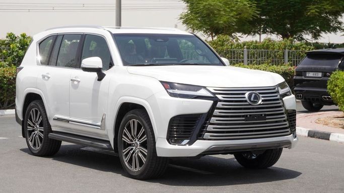 Новый Lexus LX 600 IV, 3.4 л, 2025 в Дубае от Najem Motors Белый цвет. GCC | AUTO.AE