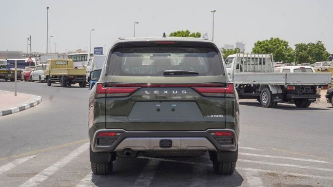 Новый Lexus LX 600 IV, 3.4 л, 2025 в Дубае от Najem Motors Зеленый цвет. GCC | AUTO.AE