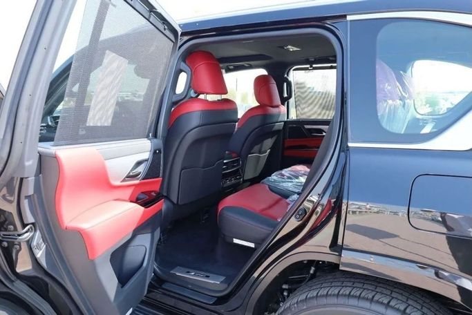 Подержанный Lexus LX 600 IV, 3.4 л, 2024 в Дубае от Top Euro Cars Черный цвет.  | AUTO.AE