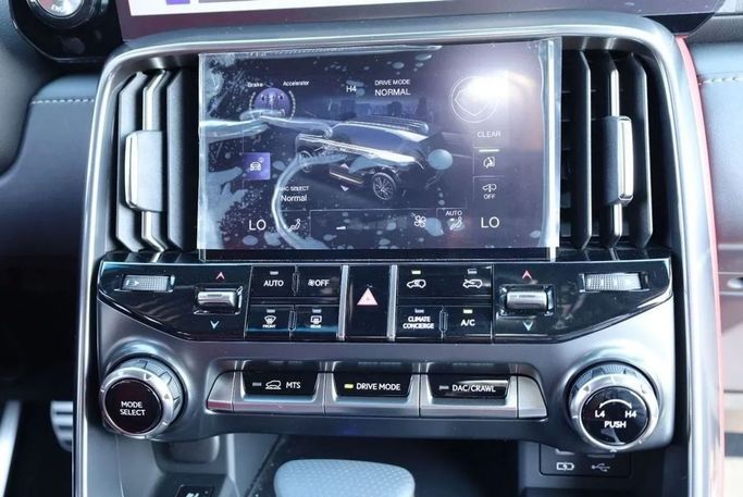 Подержанный Lexus LX 600 IV, 3.4 л, 2024 в Дубае от Top Euro Cars Черный цвет.  | AUTO.AE