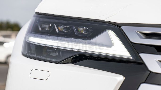 Новый Lexus LX 600 IV, 3.4 л, 2024 в Дубае от Milele Белый цвет. Other | AUTO.AE