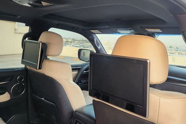 Used Lexus LX 570 III Facelift 2, 5.7 l, 2017 in Dubai by Gulf Motors, White color. GCC Specs | AUTO.AE