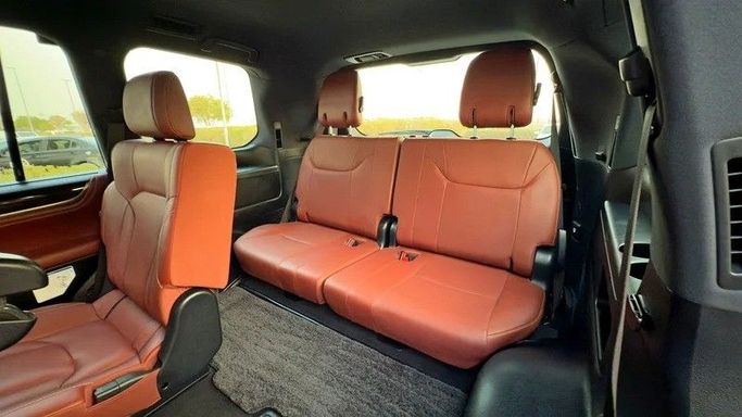 Подержанный Lexus LX 570 III Рестайлинг 2, 5.7 л, 2019 в Дубае от Q Motors Белый цвет. GCC | AUTO.AE