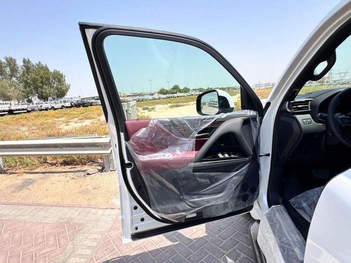 Новый Lexus LX 500d IV, 3.3 л, 2025 в Дубае от Allied Motors Белый цвет. GCC | AUTO.AE