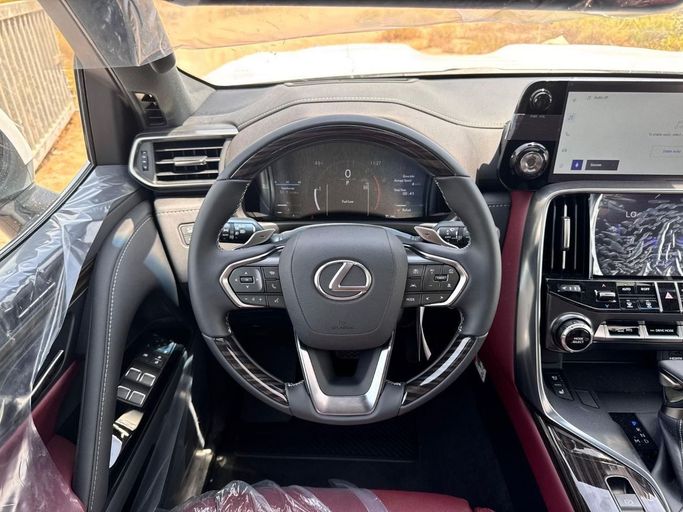 Новый Lexus LX 500d IV, 3.3 л, 2025 в Дубае от Allied Motors Белый цвет. GCC | AUTO.AE