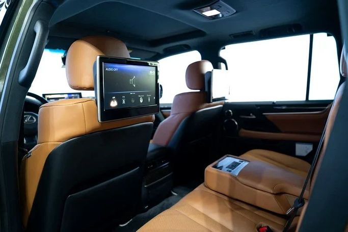 مستعملة Lexus LX 570 ثالثاً شد الوجه 2, 5.7 l, 2021 في في دبي من Exotic Cars، اللون أخضر. مواصفات الخليج | AUTO.AE