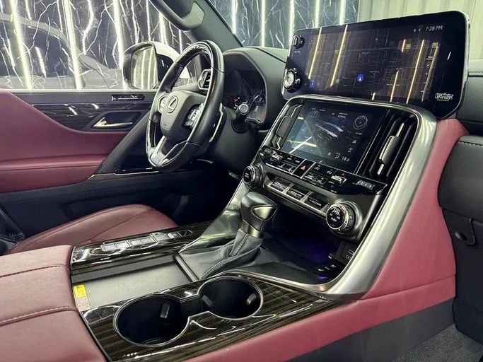 Used Lexus LX 600 IV, 3.4 l, 2023 in Dubai by Zeus Motors, White color. GCC Specs | AUTO.AE