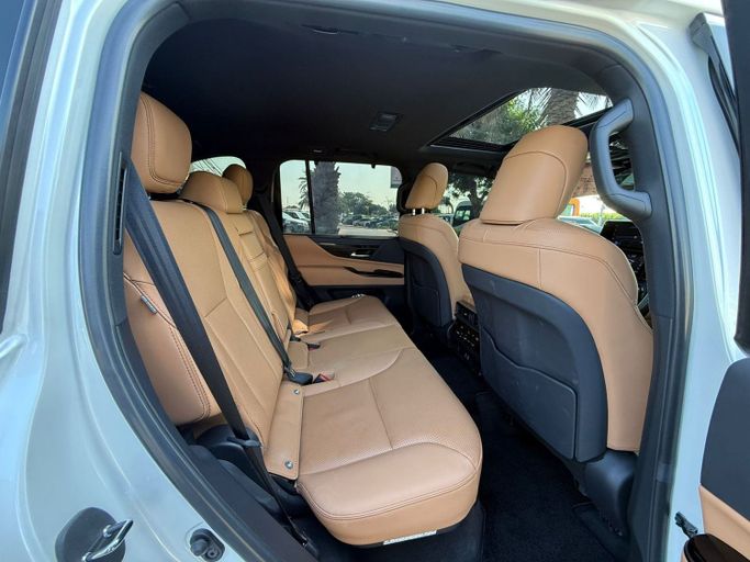 Подержанный Lexus LX 600 IV, 3.4 л, 2024 в Дубае от Ideal Cars LLC Белый цвет. GCC | AUTO.AE