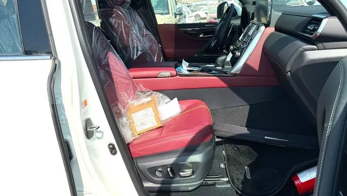 New Lexus LX 700h IV, 3.4 l, 2025 in Dubai by Valcor Auto, White color. GCC Specs | AUTO.AE