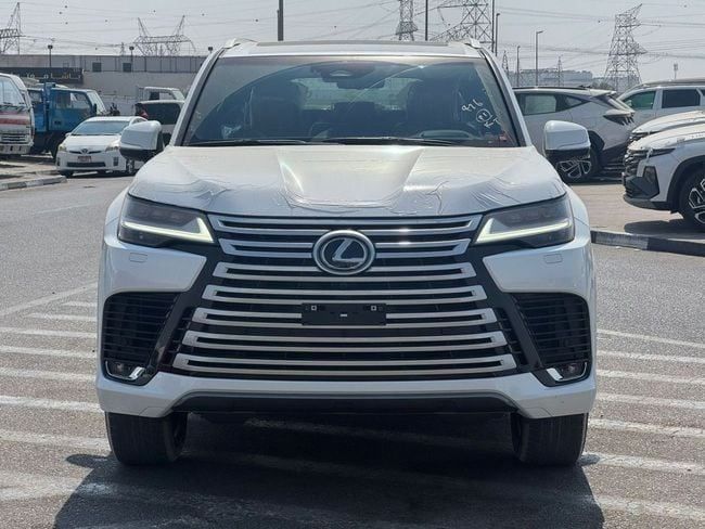 جديدة Lexus LX 700h رابعاً, 3.4 l, 2026 في في دبي من AUTO RANCH FZE، اللون أبيض. مواصفات الخليج | AUTO.AE
