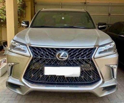 مستعملة Lexus LX 570 ثالثاً فيس ليفت 2, 5.7 l, 2020 في في دبي من LiveCars، اللون فضي. مواصفات الخليج | AUTO.AE