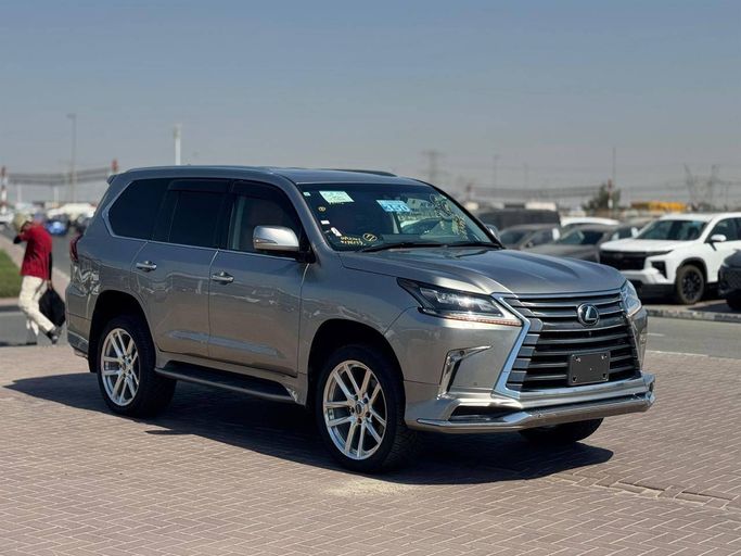 Подержанный Lexus LX 570 III Рестайлинг 2, 5.7 л, 2015 в Дубае от AL HUSNAIN MOTORS FZE Серый цвет.  | AUTO.AE