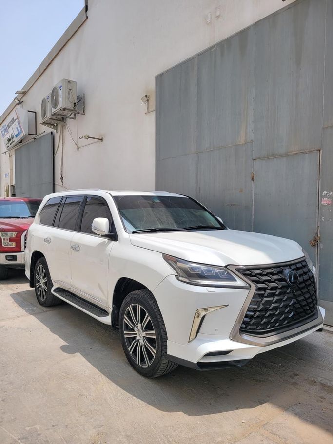مستعملة Lexus LX 570 ثالثاً, 5.7 l, 2010 في في دبي، اللون أبيض. مواصفات الخليج | AUTO.AE | إعلان #255154