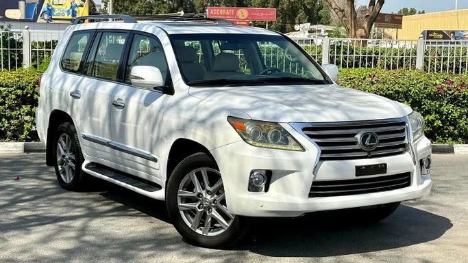 مستعملة Lexus LX 570 ثالثاً فيس ليفت, 5.7 l, 2013 في في دبي من Auto Links LLC، اللون أبيض. مواصفات الخليج | AUTO.AE | إعلان #260850