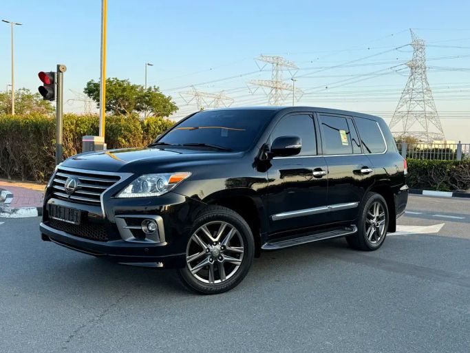 Подержанный Lexus LX 570 III Рестайлинг, 5.7 л, 2014 в Дубае от ALMUWAFAQ MOTORS Черный цвет. GCC | AUTO.AE | Объявление #264326