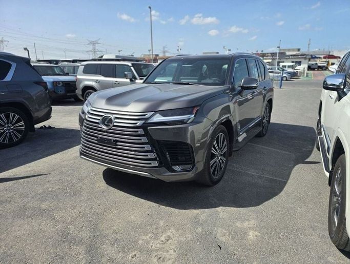 جديدة Lexus LX 600 رابعاً, 3.4 l, 2026 في في دبي من Mercury Global FZCO، اللون رمادي. مواصفات الخليج | AUTO.AE | إعلان #269010