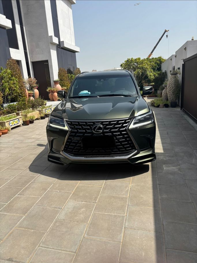 Подержанный Lexus LX 570 III Рестайлинг 2, 5.7 л, 2021 в ОАЭ, Дубай Зеленый цвет. GCC | AUTO.AE | Объявление #277503