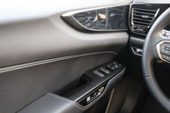 Новый Lexus NX 350h II, 2.5 л, 2023 в Дубае от Atlantic Motors FZCO Черный цвет.  | AUTO.AE