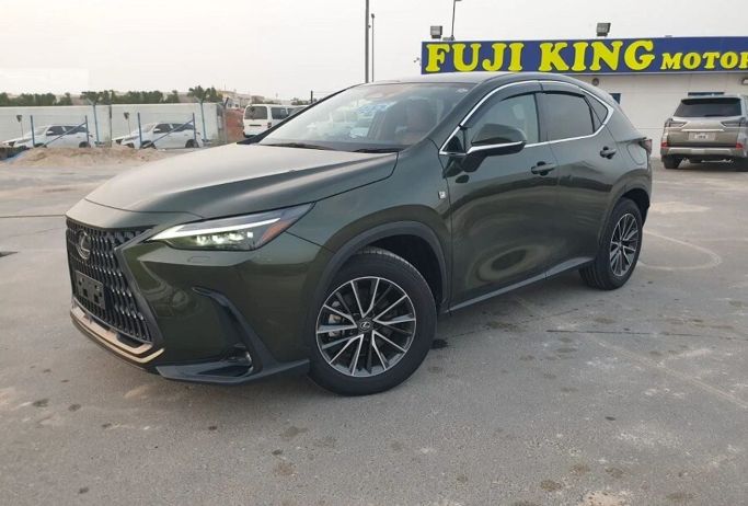 مستعملة Lexus NX 250 ثانياً, 2.5 l, 2023 في في دبي من Fuji King Motors FZCO، اللون أخضر. مواصفات الخليج | AUTO.AE