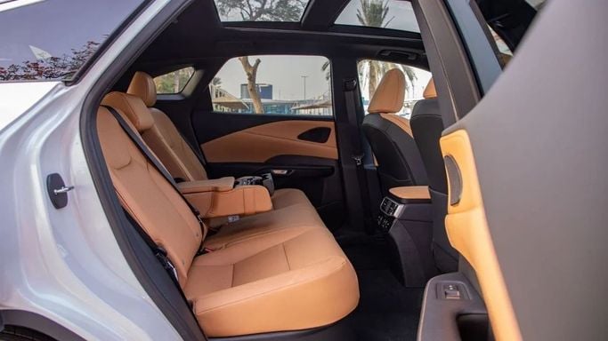 Новый Lexus RX 350 V, 2.4 л, 2025 в Дубае от Dresden Motors Белый цвет. Канадская | AUTO.AE