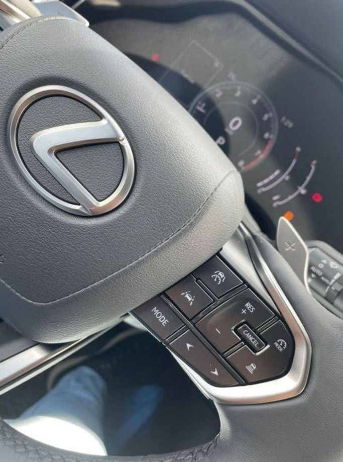 Новый Lexus RX 350 V, 2.4 л, 2023 в Дубае от Mohamed Hakim Motors Белый цвет. Other | AUTO.AE