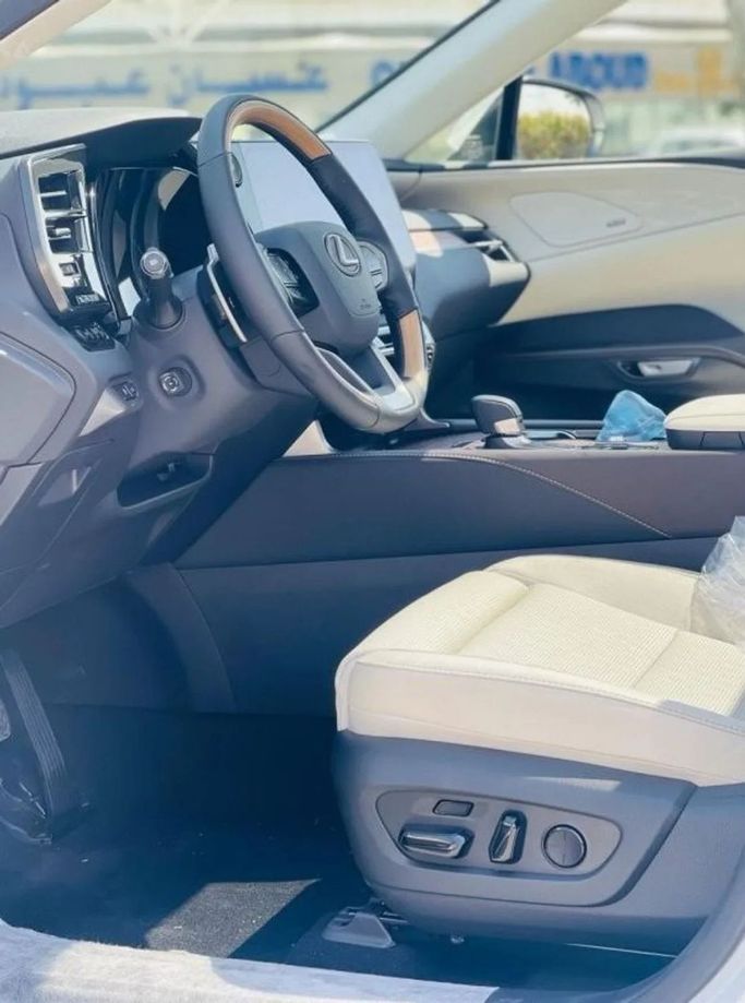 Новый Lexus RX 350h V, 2.5 л, 2024 в Дубае от Mohamed Hakim Motors Белый цвет. GCC | AUTO.AE