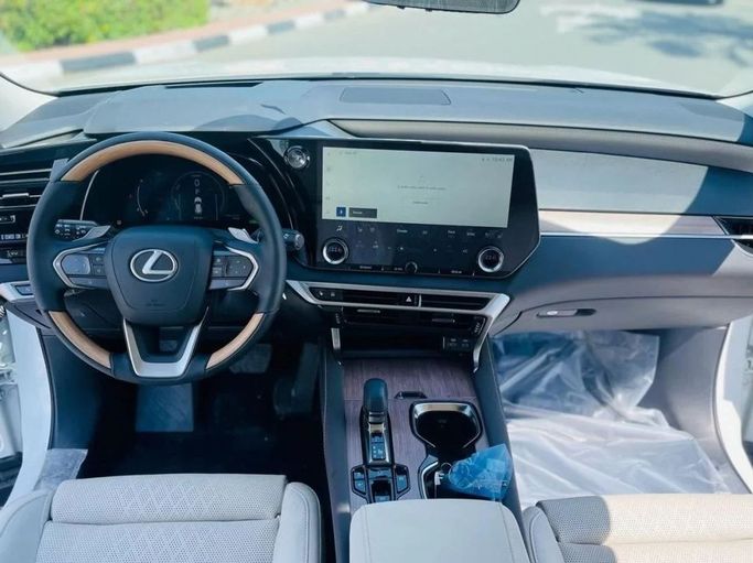 Новый Lexus RX 350h V, 2.5 л, 2024 в Дубае от Mohamed Hakim Motors Белый цвет. GCC | AUTO.AE