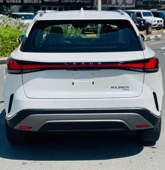 Новый Lexus RX 350h V, 2.5 л, 2024 в Дубае от Mohamed Hakim Motors Белый цвет. GCC | AUTO.AE