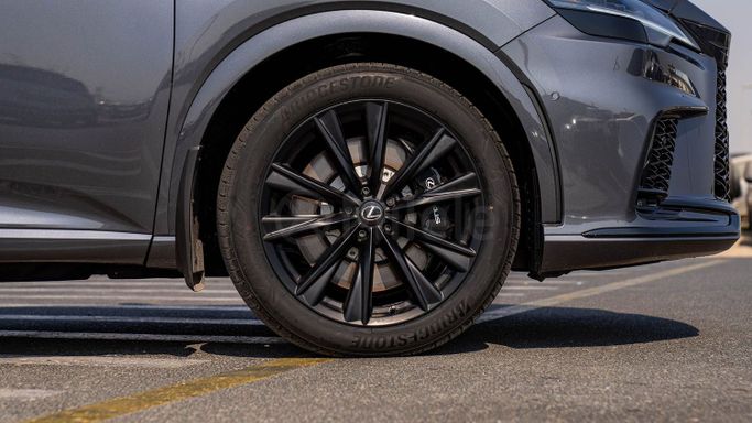 Новый Lexus RX 500h V, 2.4 л, 2024 в Дубае от Milele Серый цвет. Other | AUTO.AE