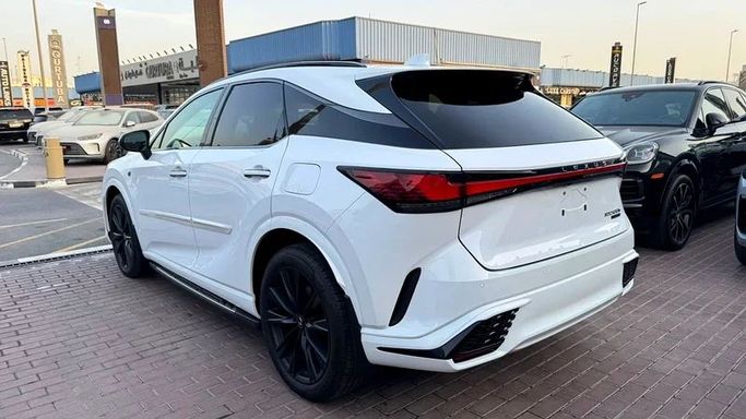 Подержанный Lexus RX 500h V, 2.4 л, 2024 в Дубае от Ignite Used Cars Белый цвет. Канадская | AUTO.AE