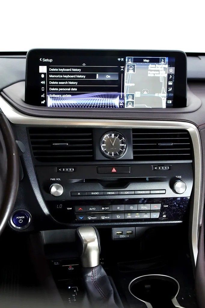 Подержанный Lexus RX 450h IV Рестайлинг, 3.5 л, 2022 в Дубае от Al Faris Motors Белый цвет. GCC | AUTO.AE