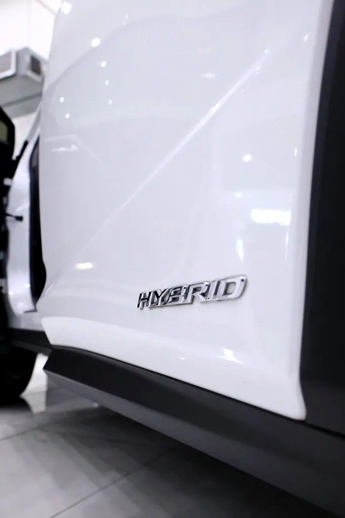 Подержанный Lexus RX 450h IV Рестайлинг, 3.5 л, 2022 в Дубае от Al Faris Motors Белый цвет. GCC | AUTO.AE