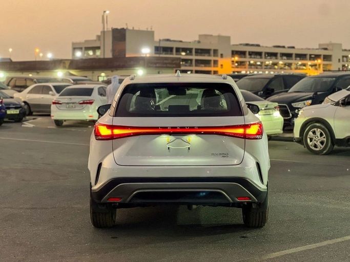 Новый Lexus RX 350 V, 2.4 л, 2025 в Дубае от Al Rawnaq Motors  Белый цвет. GCC | AUTO.AE