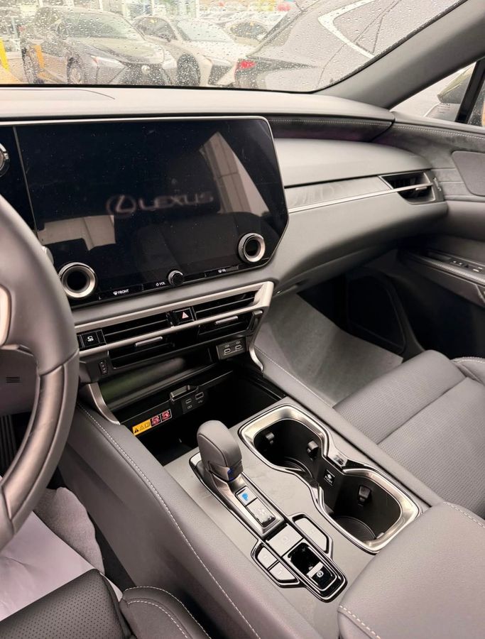 Новый Lexus RX 350h V, 2.5 л, 2026 в ОАЭ, Дубай Зеленый цвет. Канадская | AUTO.AE | Объявление #281945 — фото 5 из 12