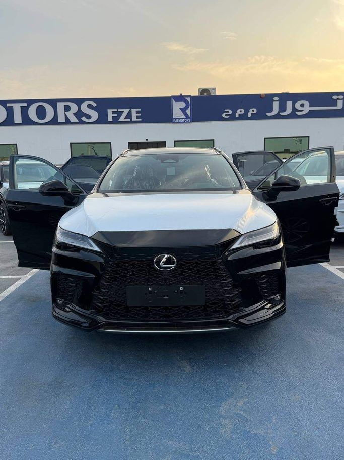 جديدة Lexus RX 500h V، 2.4 لتر، 2026 في الإمارات، دبي من RAI MOTORS، اللون أسود.  | AUTO.AE | إعلان #296281 — صورة 5 من 25