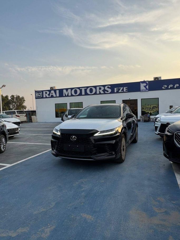 جديدة Lexus RX 500h V، 2.4 لتر، 2026 في الإمارات، دبي من RAI MOTORS، اللون أسود.  | AUTO.AE | إعلان #296281 — صورة 6 من 25