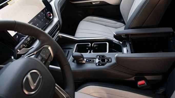 Новый Lexus TX 500h, 2.4 л, 2025 в Дубае от Dresden Motors Черный цвет. Канадская | AUTO.AE