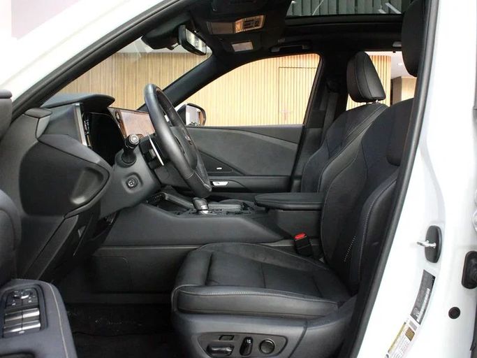 Подержанный Lexus TX 350, 2.4 л, 2024 в Дубае от Hot Wheel Used Motors Белый цвет. Other | AUTO.AE