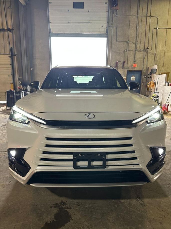 جديدة Lexus TX 500h, 2.4 l, 2026 في في دبي، اللون أبيض. المواصفات الكندية | AUTO.AE | إعلان #255385