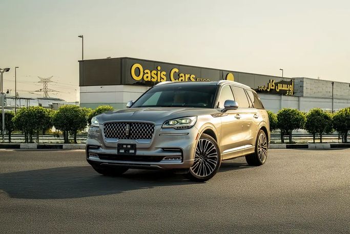 مستعملة ⁦Lincoln Aviator ثانياً، 3.0 l، 2022⁩ في في الإمارات, دبي من OASIS CARS، اللون فضي. مواصفات الخليج | AUTO.AE | إعلان #287096