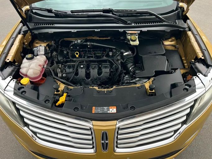 Used Lincoln MKC I, 2.0 l, 2015 in Dubai by First Choice Motors, Golden color. GCC Specs | AUTO.AE