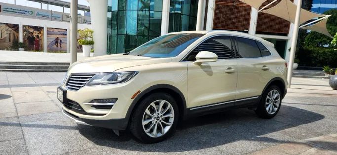 مستعملة Lincoln MKC أنا فيس ليفت, 2.0 l, 2018 في في دبي من Auto Bank Trading، اللون بيج. مواصفات الخليج | AUTO.AE